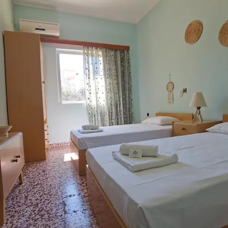 Beautiful With 3 Bedrooms *