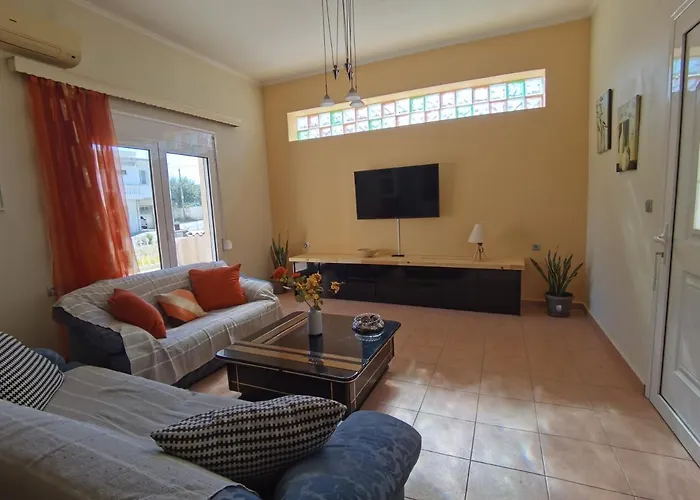 Beautiful With 3 Bedrooms 阿彻奇洛斯